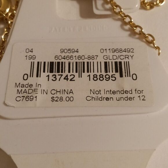 NWT Gloria Vanderbilt 15 Inch Gold tone and Diamond Crystal Necklace - Picture 5 of 6